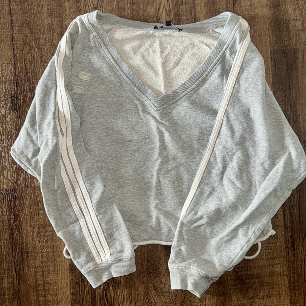 ❤️❤️Generation Love size small grey sweatshirt❤️❤️